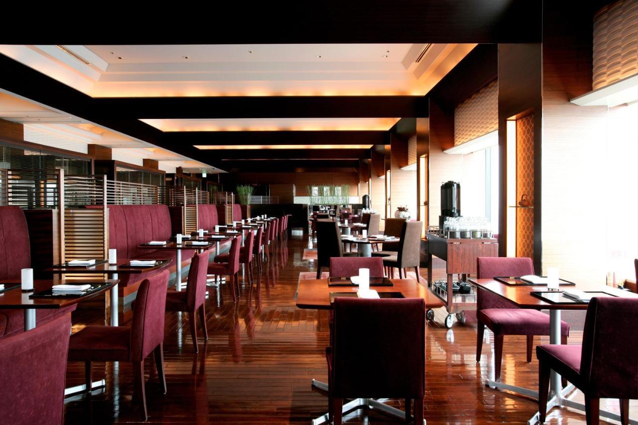 Intercontinental Yokohama Grand By Ihg Hotel Екстериор снимка The interior of the lounge